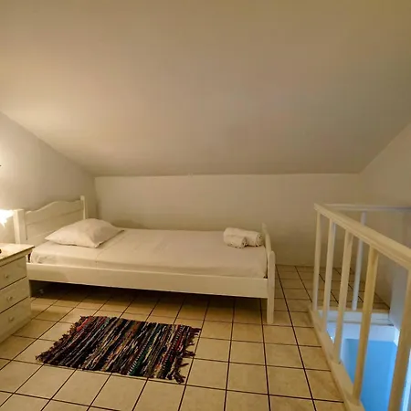 Petalo House *